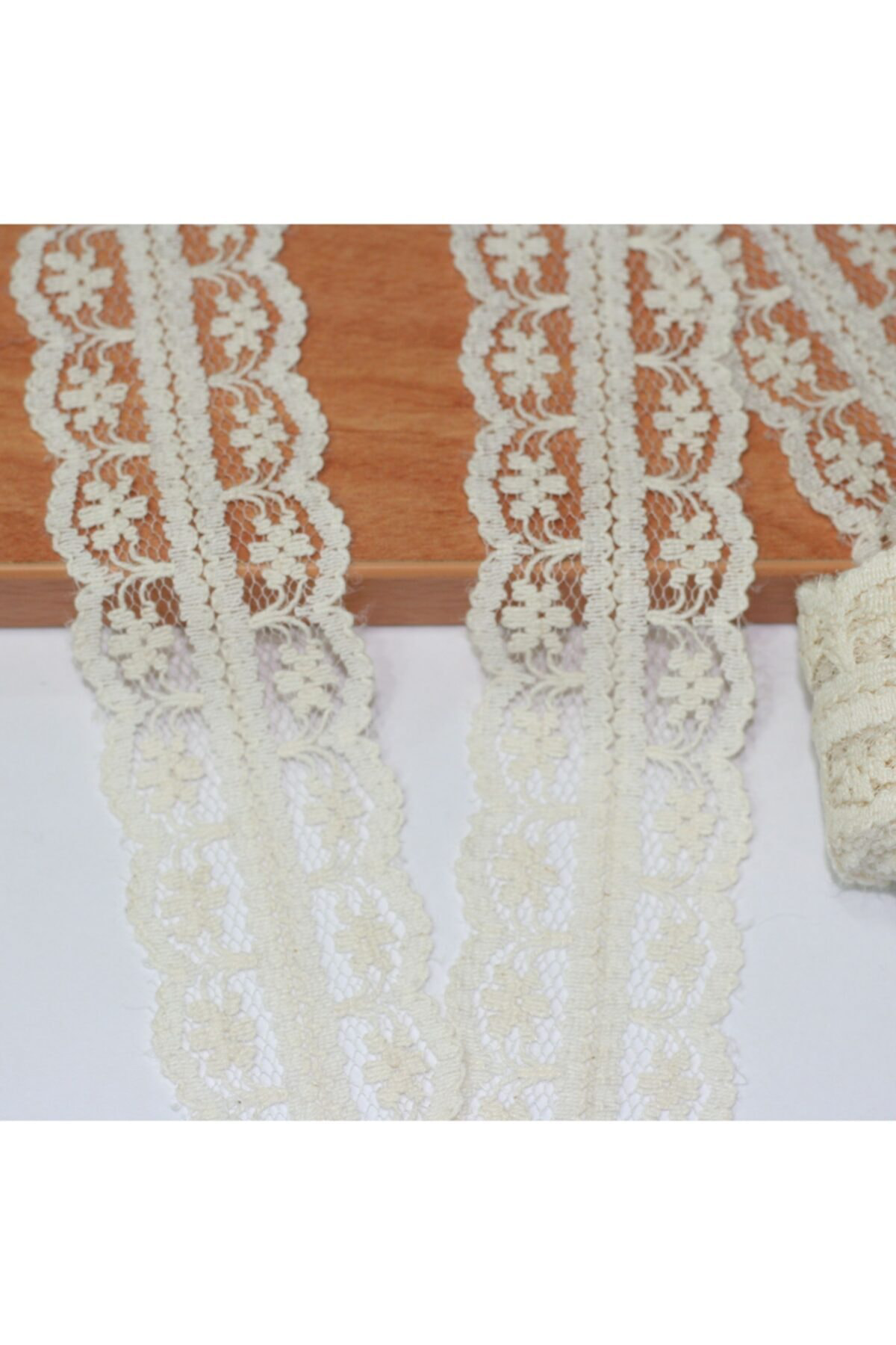 Tuhafiyecimiz Krem Pamuklu Dantel