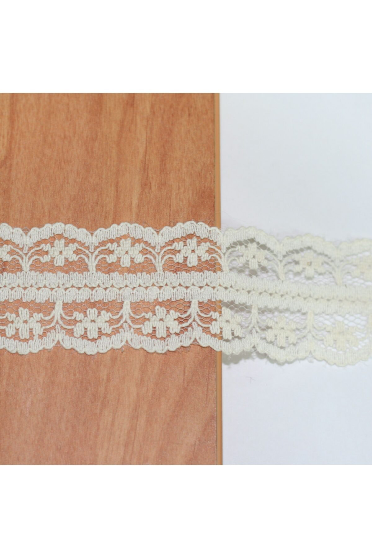 Tuhafiyecimiz Krem Pamuklu Dantel