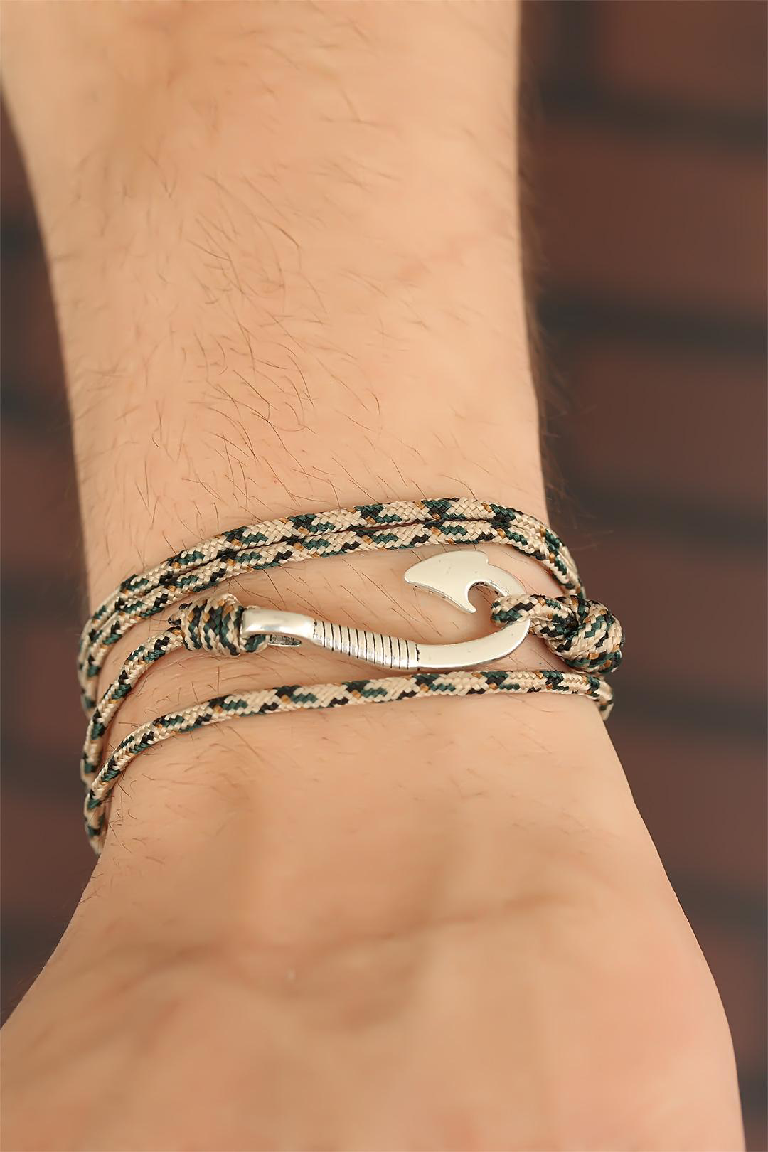 Krem Renk Çizgi Desenli Metal Kancalı Erkek Bileklik - TJ-EB2244-