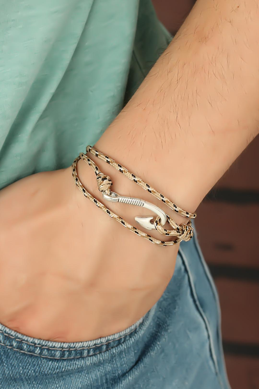 Krem Renk Çizgi Desenli Metal Kancalı Erkek Bileklik - TJ-EB2241-