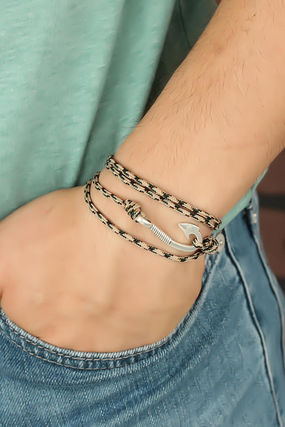 Krem Renk Çizgi Desenli Metal Kancalı Erkek Bileklik - TJ-EB2244-
