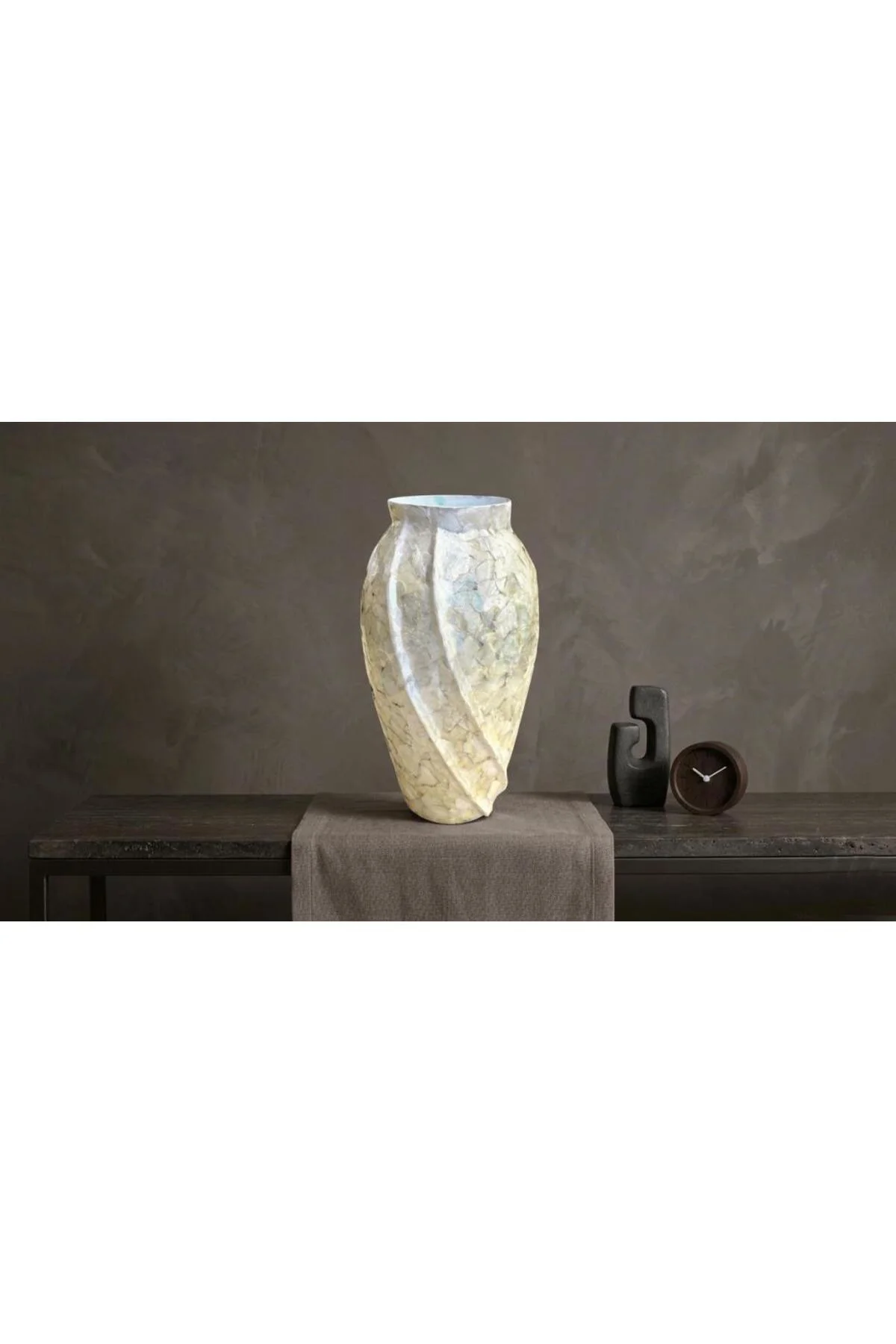 KREM SEDEFLİ VAZO 42CM Fiyatı, Yorumları ve Özellikleri