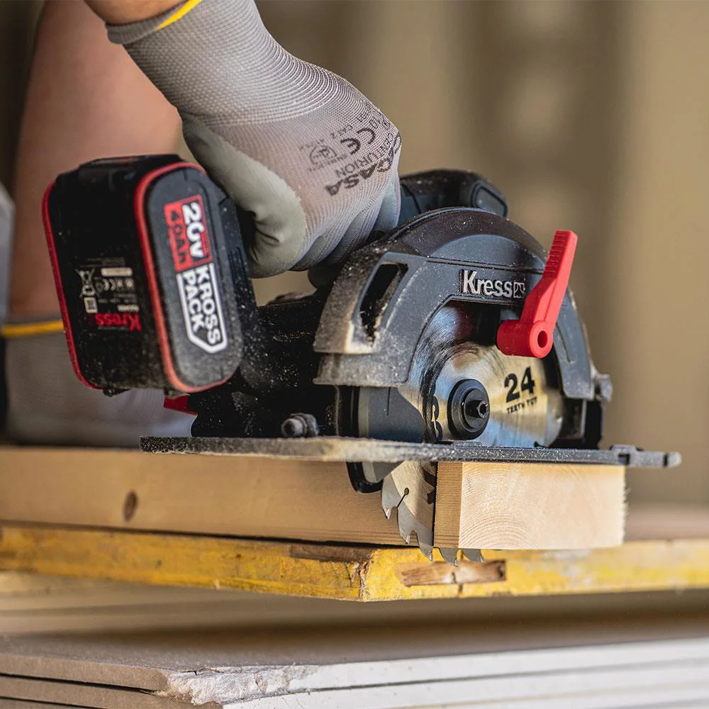 Kress KUE12.1 20Volt 4.0Ah. Li-ion 165MM Çift Akülü Kömürsüz Profesyonel Daire Testere Kress KUE12.1 20Volt 4.0Ah. Li-ion 165MM Çift Akülü Kömürsüz Profesyonel Daire Testere