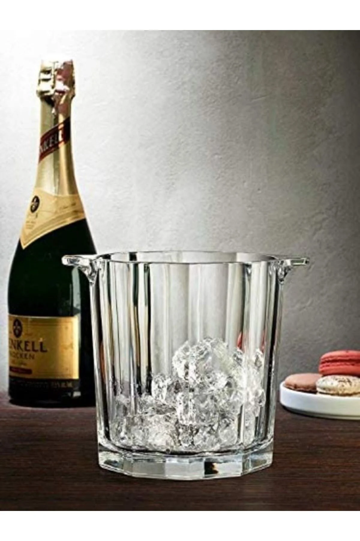Kristal Buz Kovası