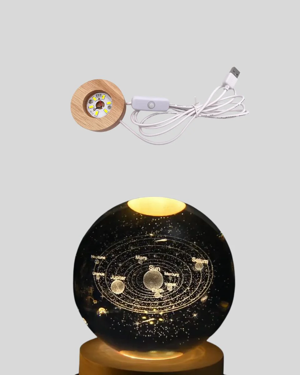 Kristal Gezegen Küresi Ahşap Tabanlı USB Işıklı Gece Lambası - Modern Galaksi Atmosferi