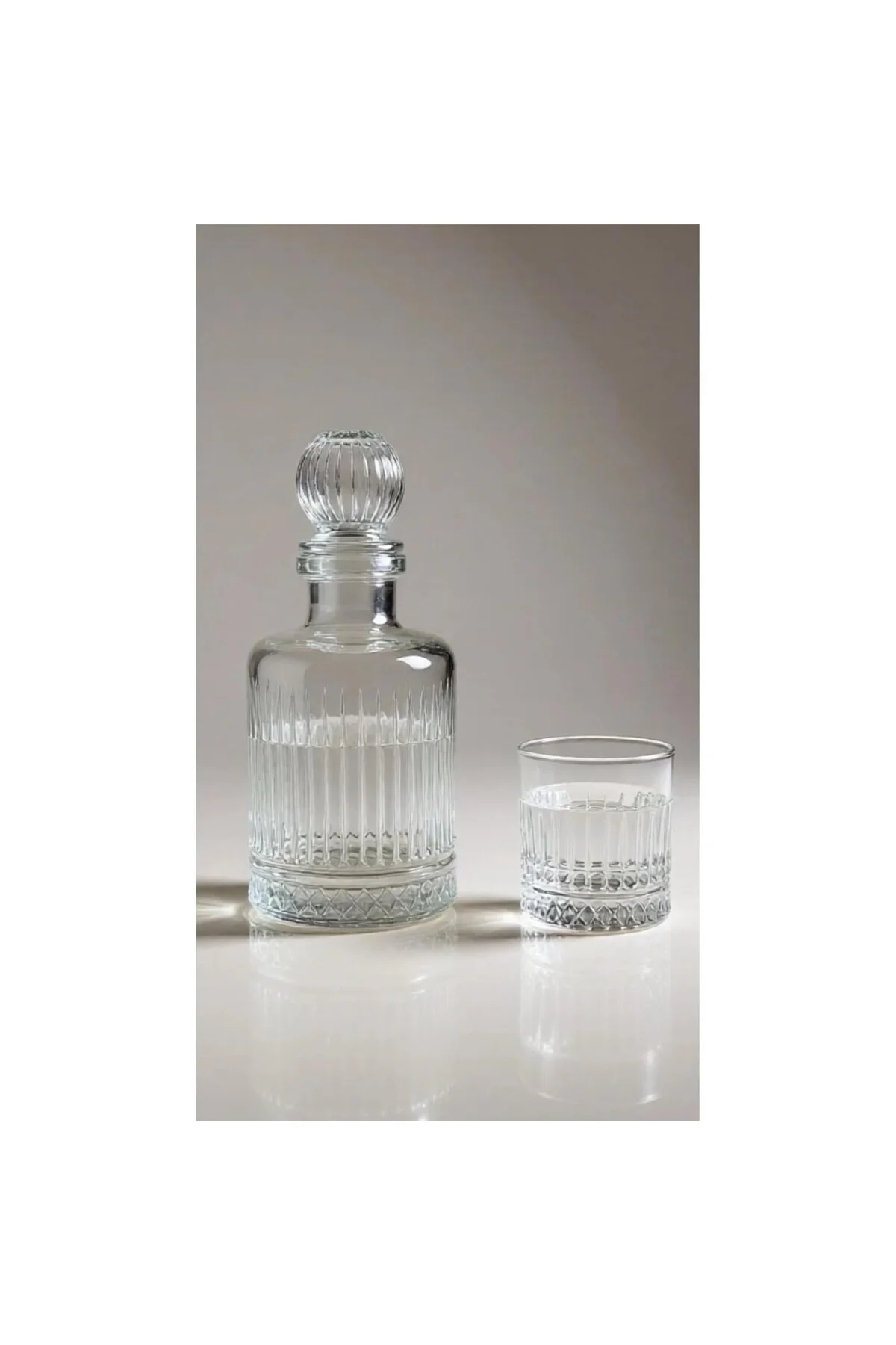 KRİSTAL OVAL KARAF-SÜRAHİ VE 6 PARÇA KRİSTAL SU-VİSKİ BARDAĞI SET