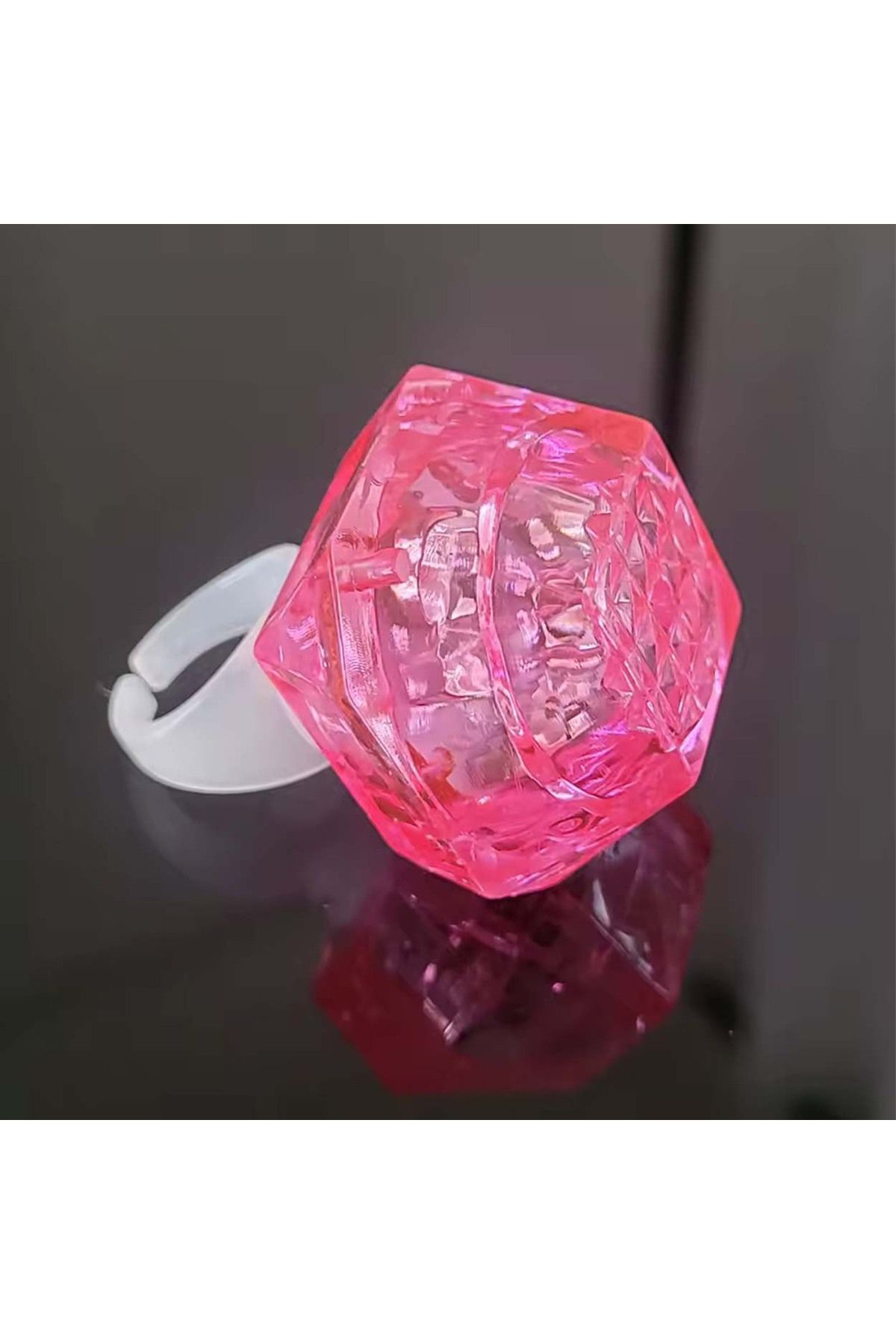 Ok Aksesuar Kristal Tasarımlı Led Glow İşıklı 3 Modlu Pembe Yüzük 3.5 X 5 Cm