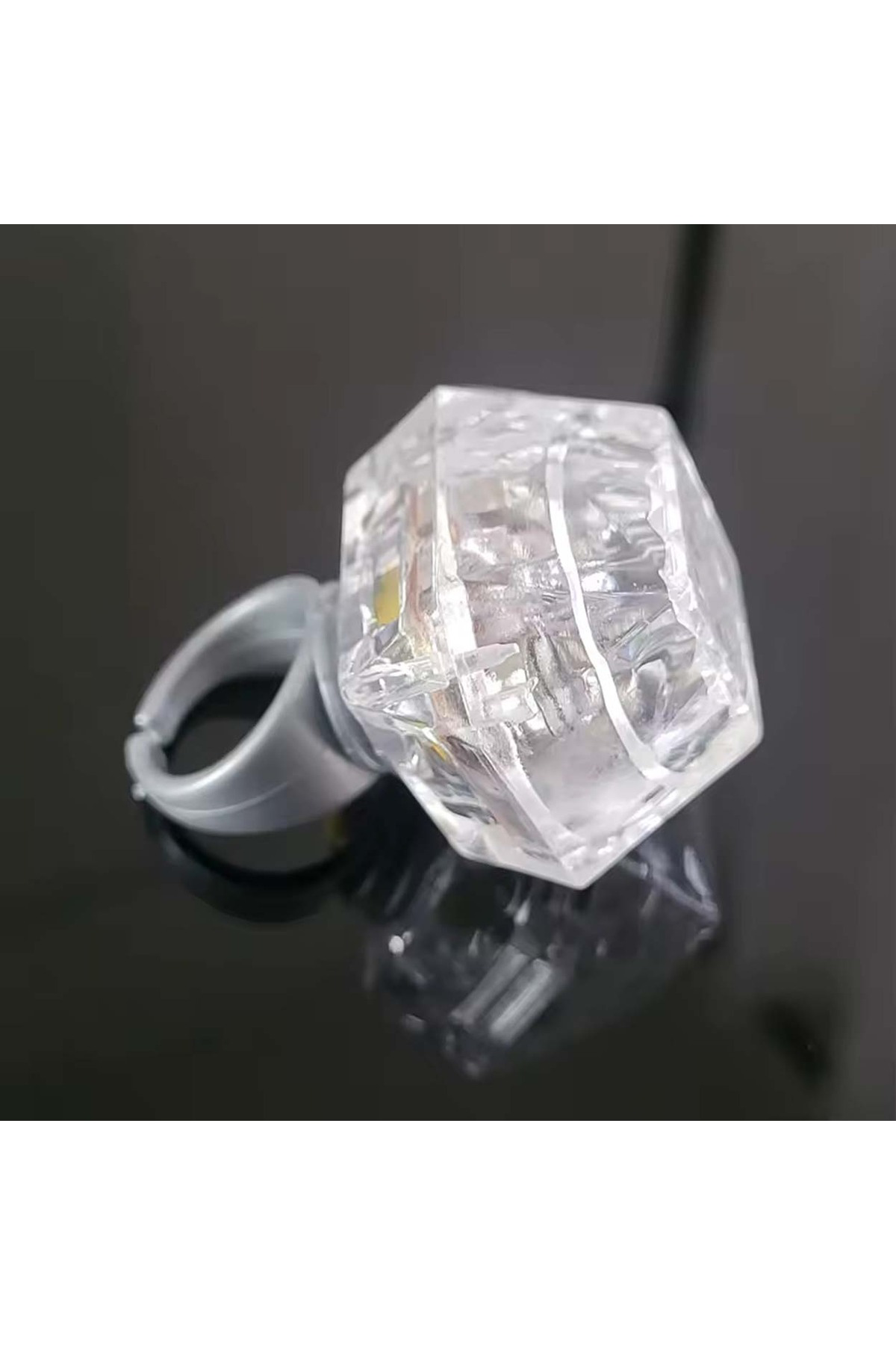 Ok Aksesuar Kristal Tasarımlı Led Glow İşıklı 3 Modlu Gümüş Yüzük 3.5 X 5 Cm