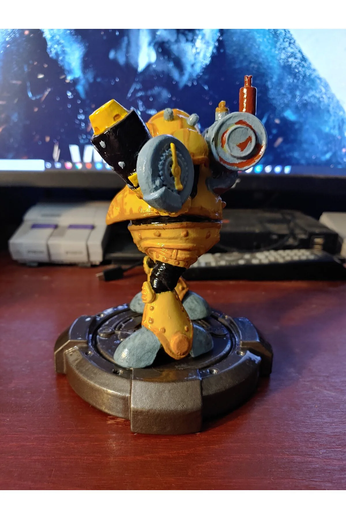 Krono Robo Boyalı Figür Prometheus Figür Büyük Boy 25CM