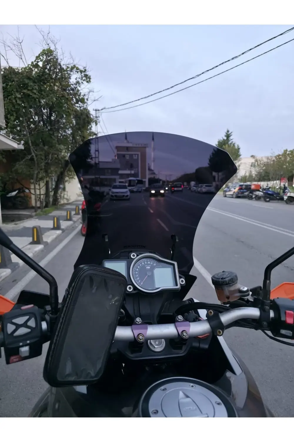 KTM 1090 Ön Cam 2008-2017 Model 56cm Siyah Renkli 4mm KTM 1090 Ön Cam 2008-2017 Model 56cm Siyah Renkli 4mm