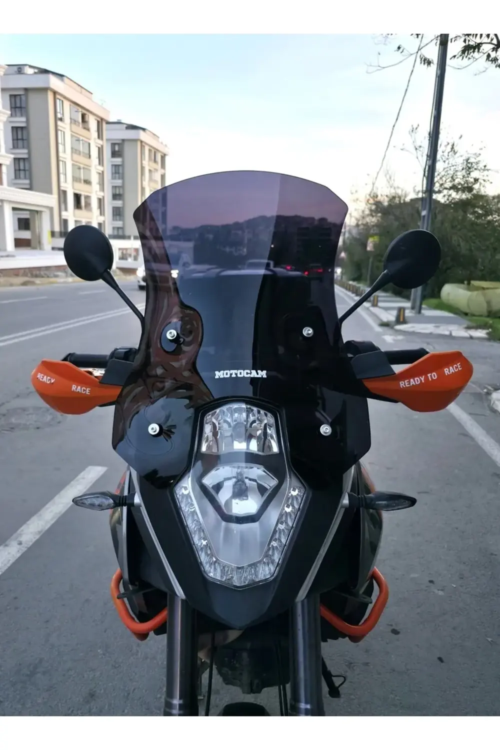KTM 1090 Ön Cam 2008-2017 Model 56cm Siyah Renkli 4mm KTM 1090 Ön Cam 2008-2017 Model 56cm Siyah Renkli 4mm