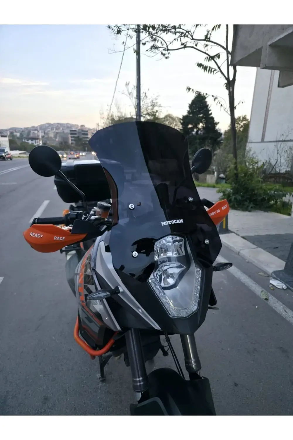KTM 1090 Ön Cam 2008-2017 Model 56cm Siyah Renkli 4mm KTM 1090 Ön Cam 2008-2017 Model 56cm Siyah Renkli 4mm
