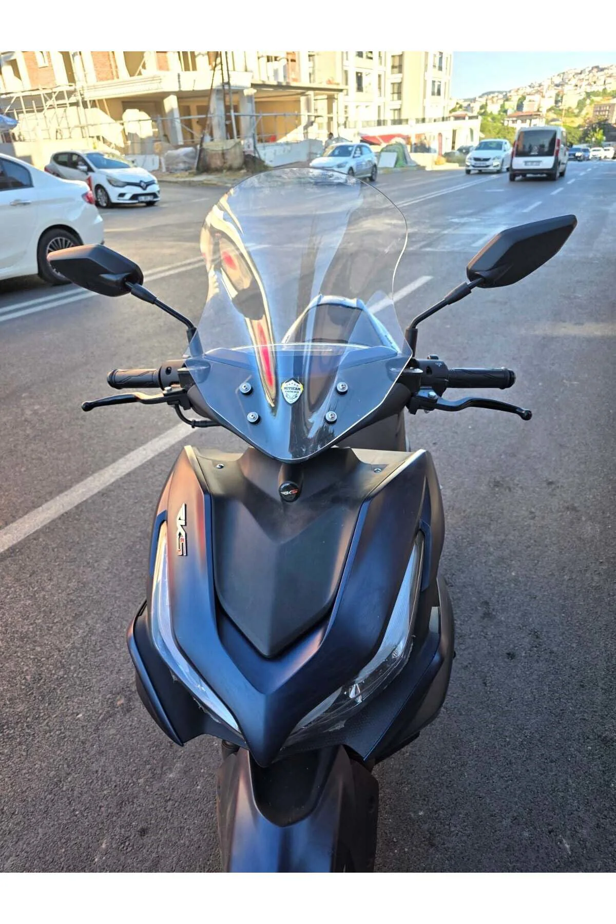 Küba Arome 125 Ön Cam 2022-2026 Model 43cm Şeffaf Renkli KISA CAM