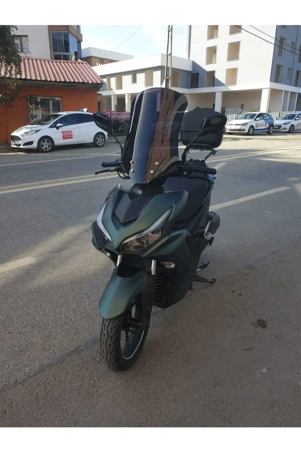 Küba Arome 125 Ön Cam 2023-2025 Model 54cm Siyah Renkli