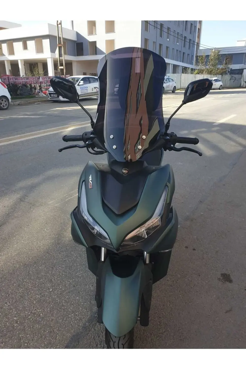 Küba Arome 125 Ön Cam 2023-2025 Model 54cm Siyah Renkli