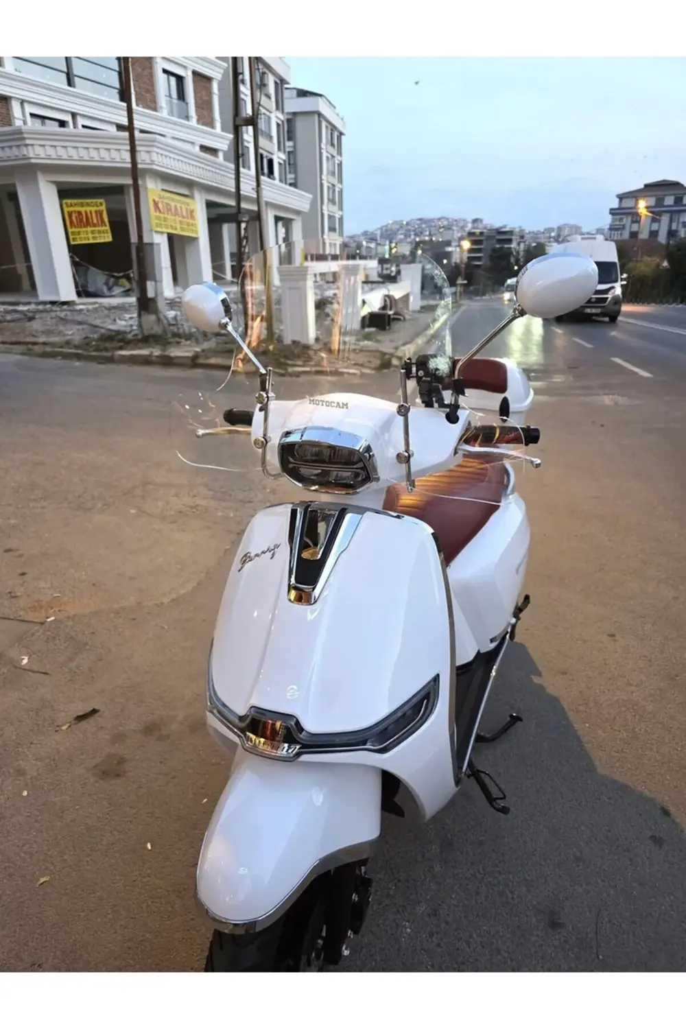 Küba Bannry Ön Cam 2024-2025 Model 39cm Şeffaf Renkli 4mm Elcikli
