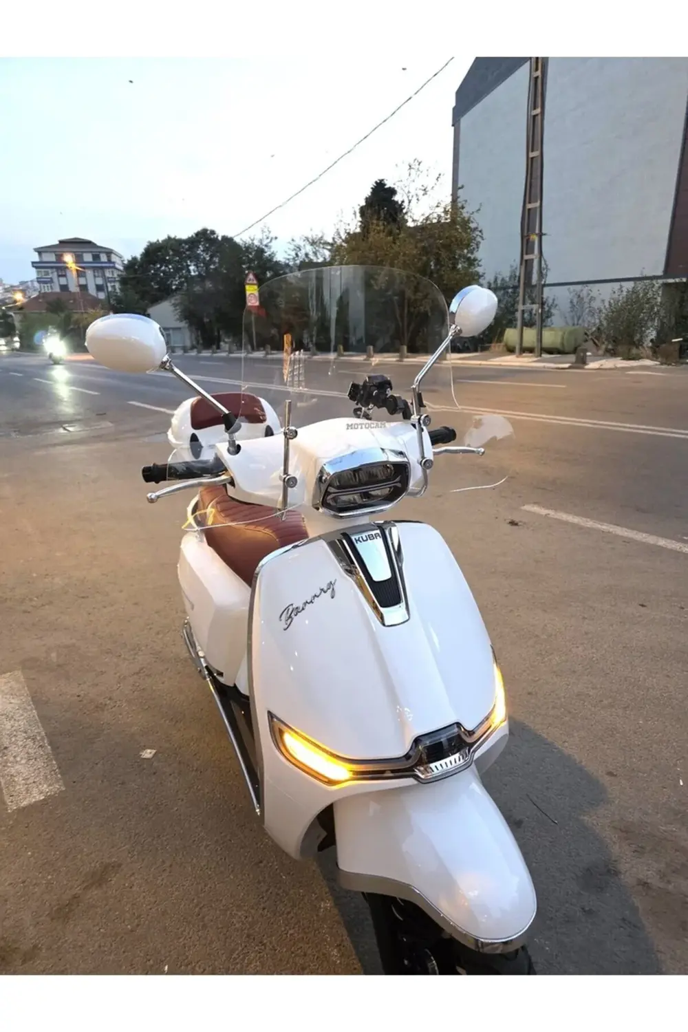 Küba Bannry Ön Cam 2024-2025 Model 39cm Şeffaf Renkli 4mm Elcikli