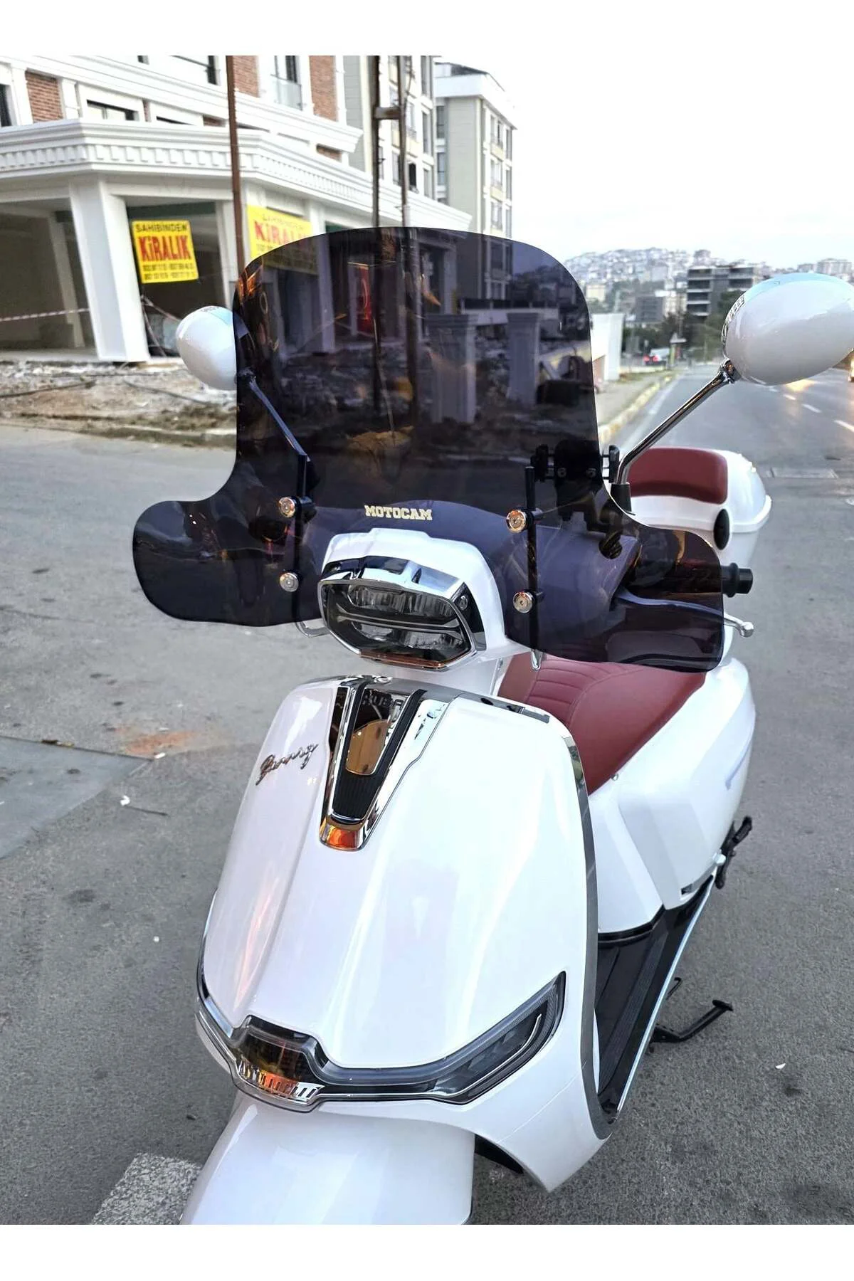 Küba Bannry Ön Cam 2024-2026 Model 39cm Siyah Renkli 4mm Elcikli 