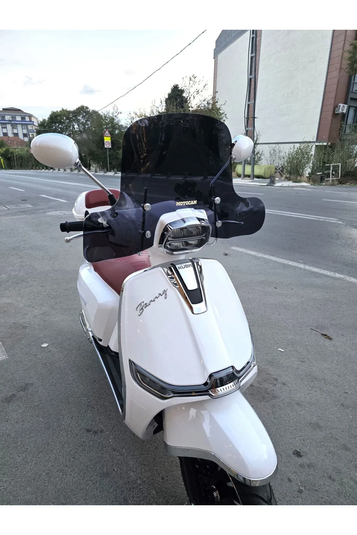 Küba Bannry Ön Cam 2024-2026 Model 39cm Siyah Renkli 4mm Elcikli 