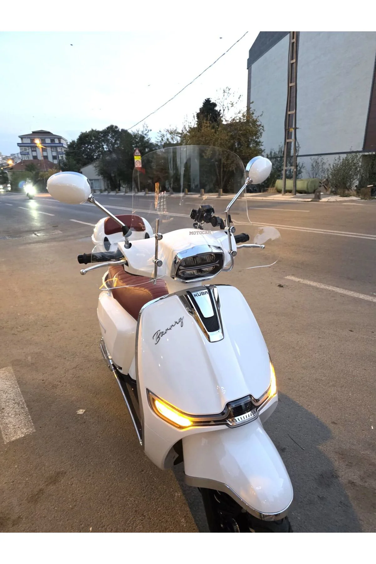 Küba Bannry Ön Cam 2024-2026 Model 39cm Şeffaf Renkli 4mm Elcikli