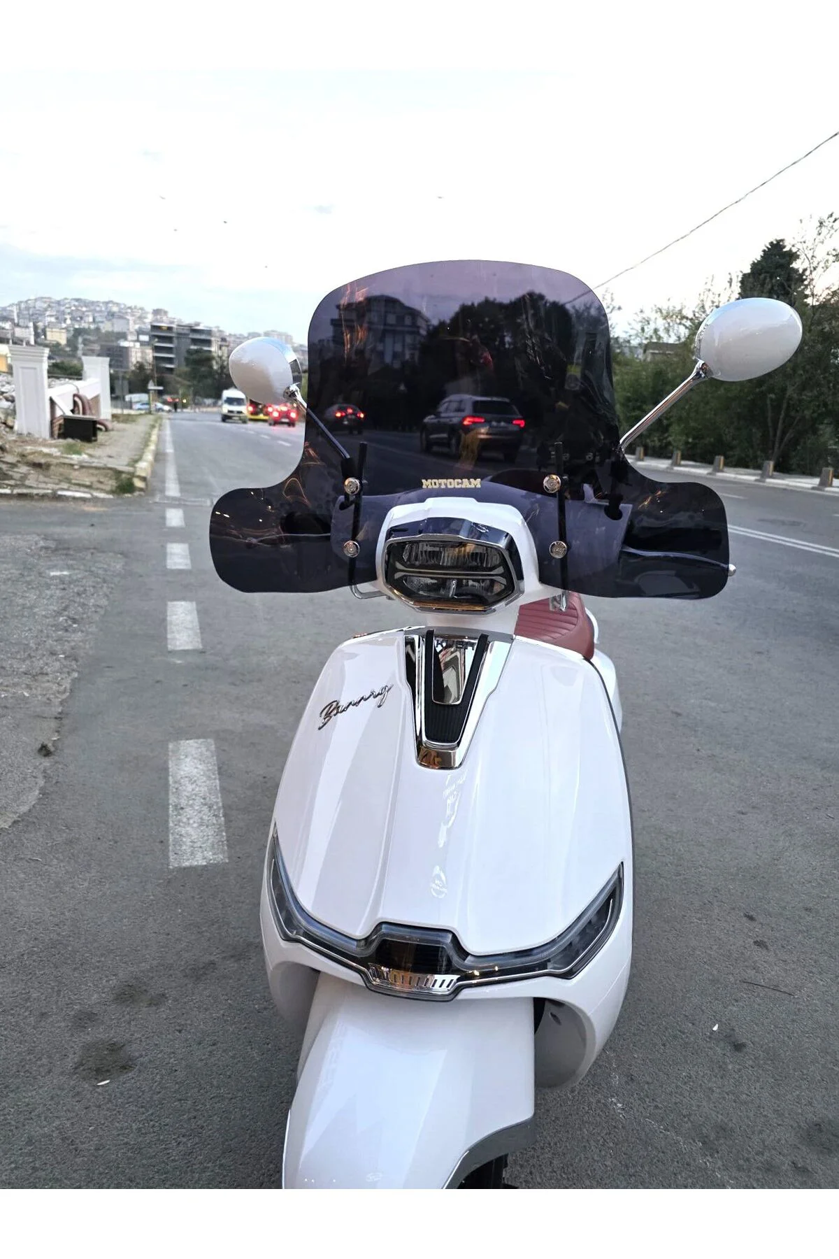 Küba Bannry Ön Cam 2024-2026 Model 39cm Siyah Renkli 4mm Elcikli 