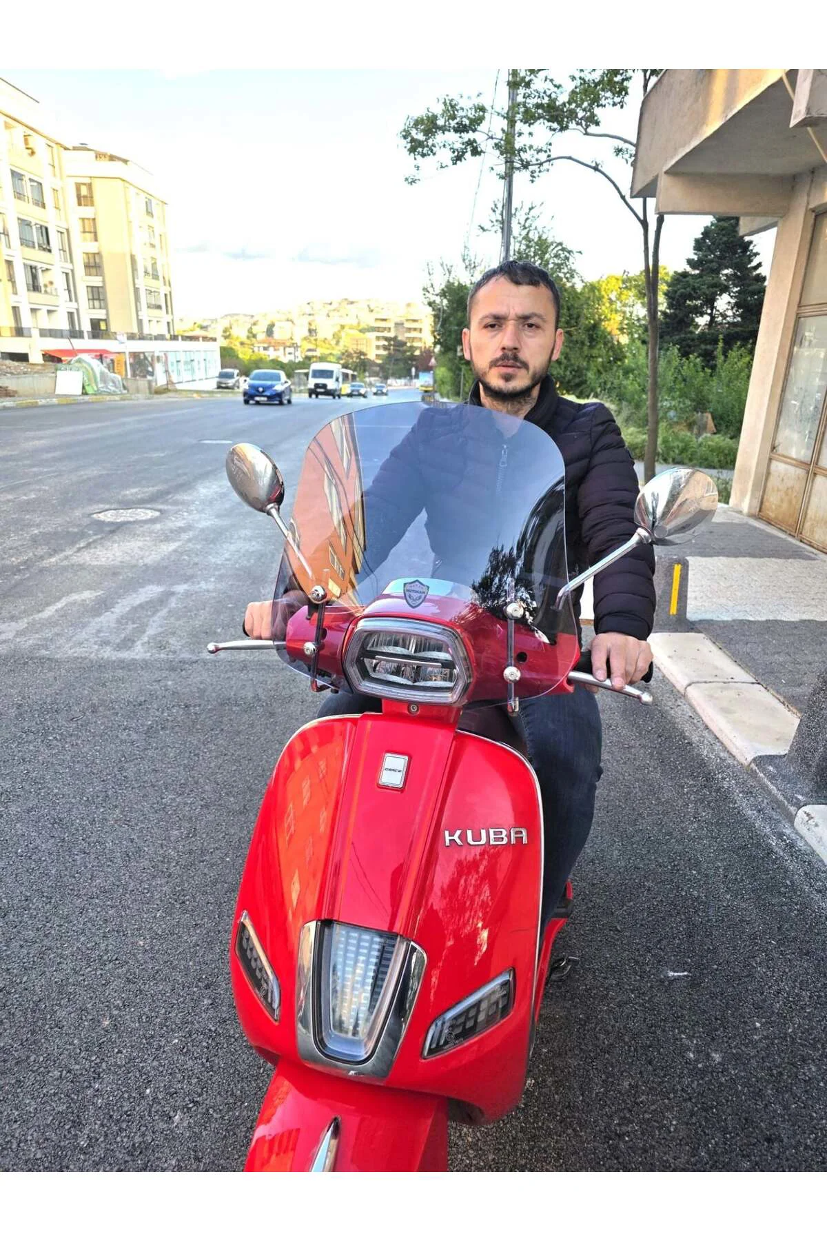 Kuba Bevely Ön Cam 2022-2026 Model 42cm Füme Renkli 4mm APARATSIZ