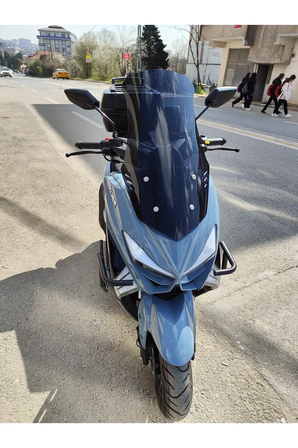 Kuba Chia 125 Ön Cam 2023 2024 Model 75cm Siyah Renkli 4mm UZUN C Kuba Chia 125 Ön Cam 2023 2024 Model 75cm Siyah Renkli 4mm UZUN C