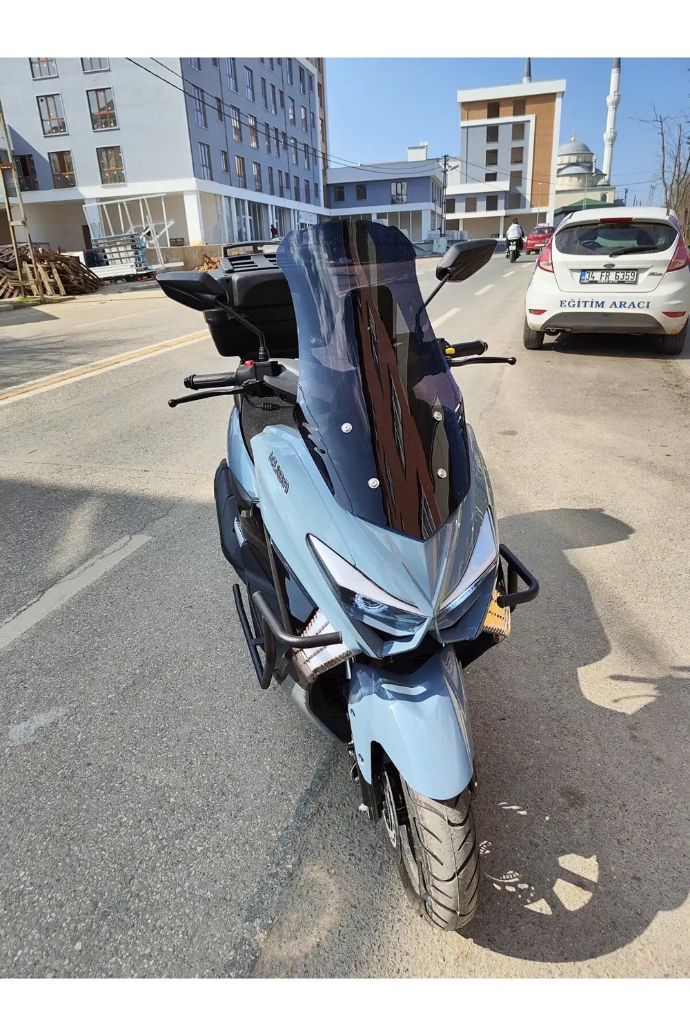 Kuba Chia 125 Ön Cam 2023 2024 Model 75cm Siyah Renkli 4mm UZUN C Kuba Chia 125 Ön Cam 2023 2024 Model 75cm Siyah Renkli 4mm UZUN C