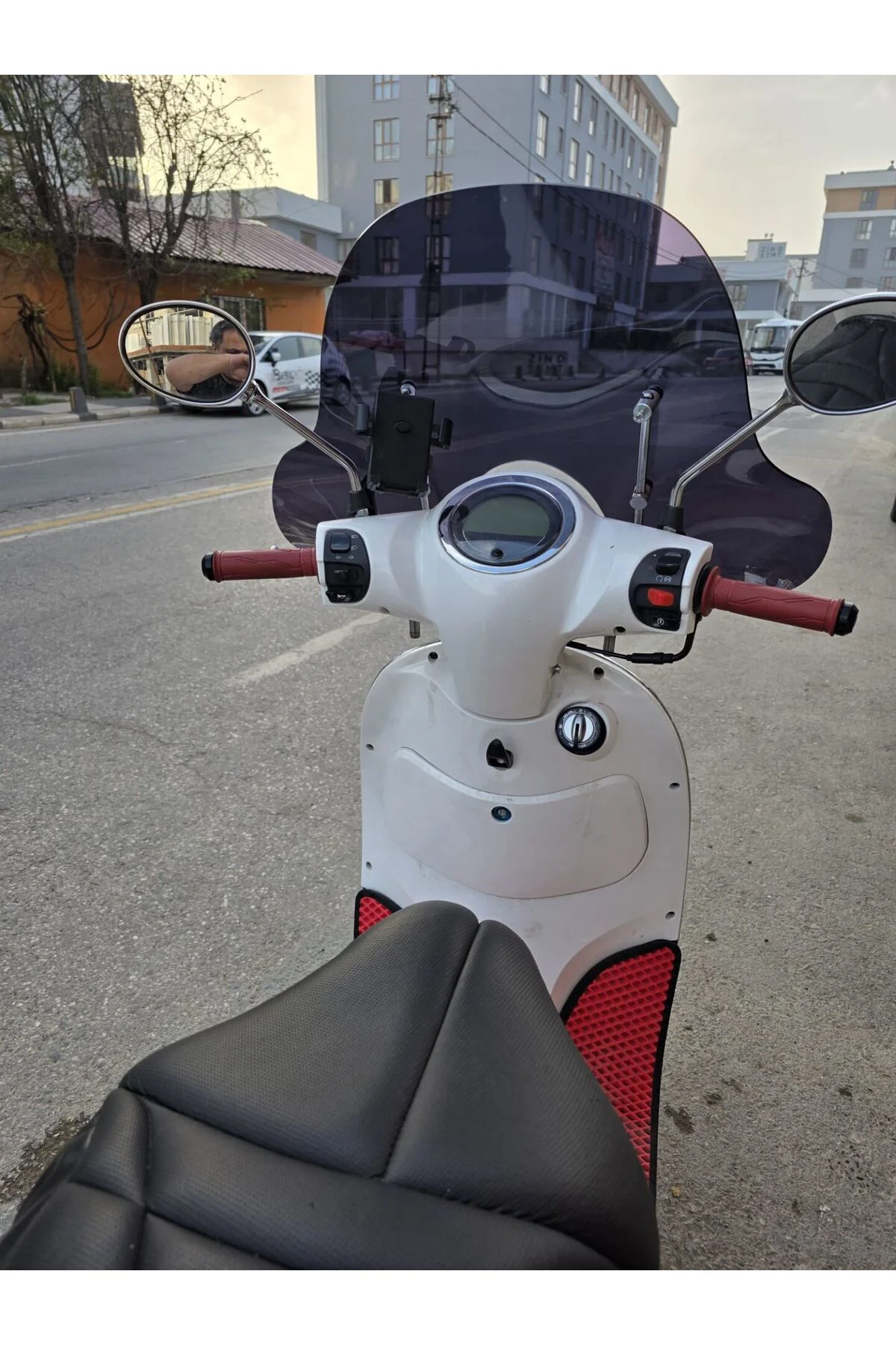 Küba Master MT 50 Ön Cam 2021-2026 Model 45cm Siyah Renkli Elcikl
