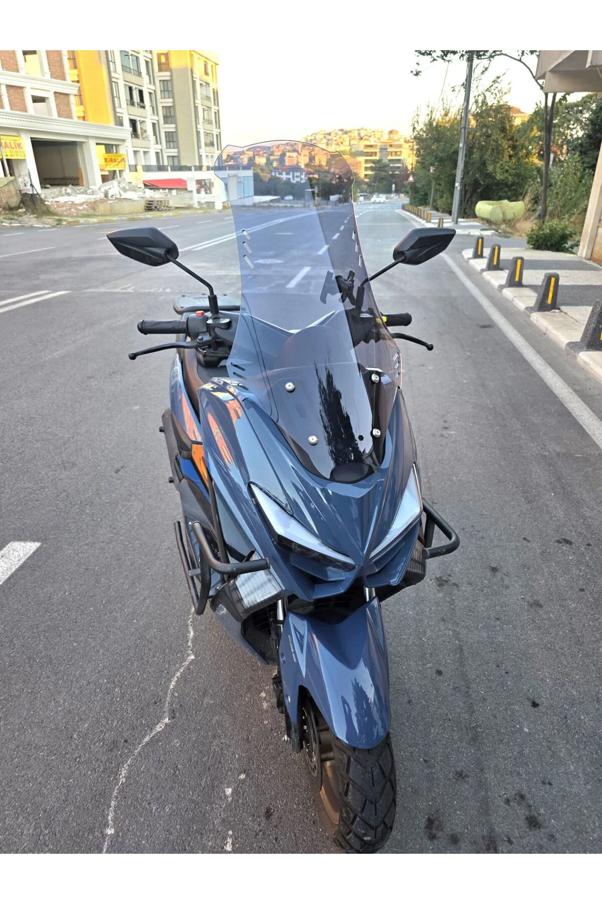 Küba Newcity 125 Ön Cam 2023-2026 Model 75cm Füme Renkli 4mm UZUN