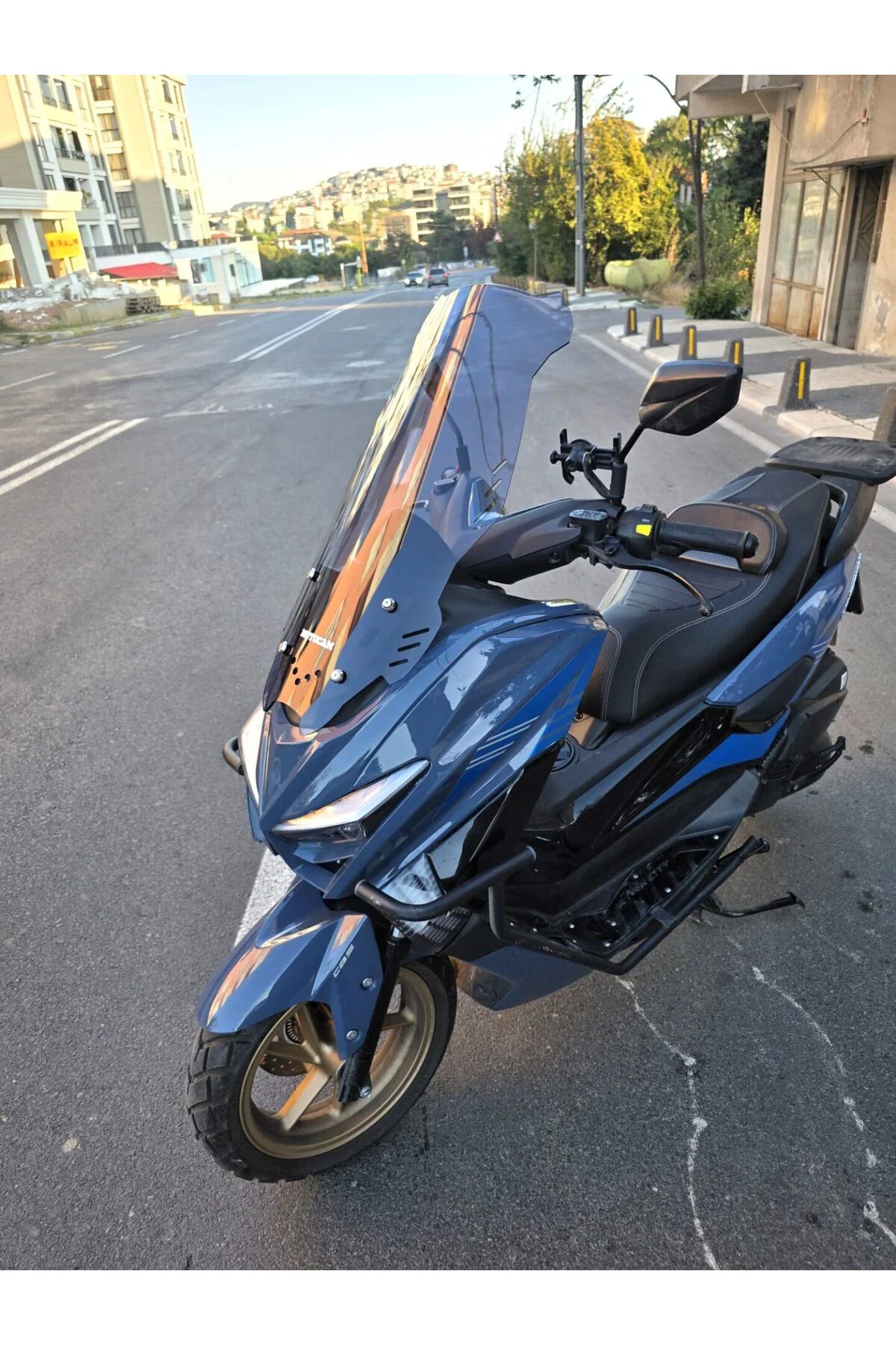 Küba Newcity 125 Ön Cam 2023-2026 Model 65cm Füme Renkli 4mm ORTA