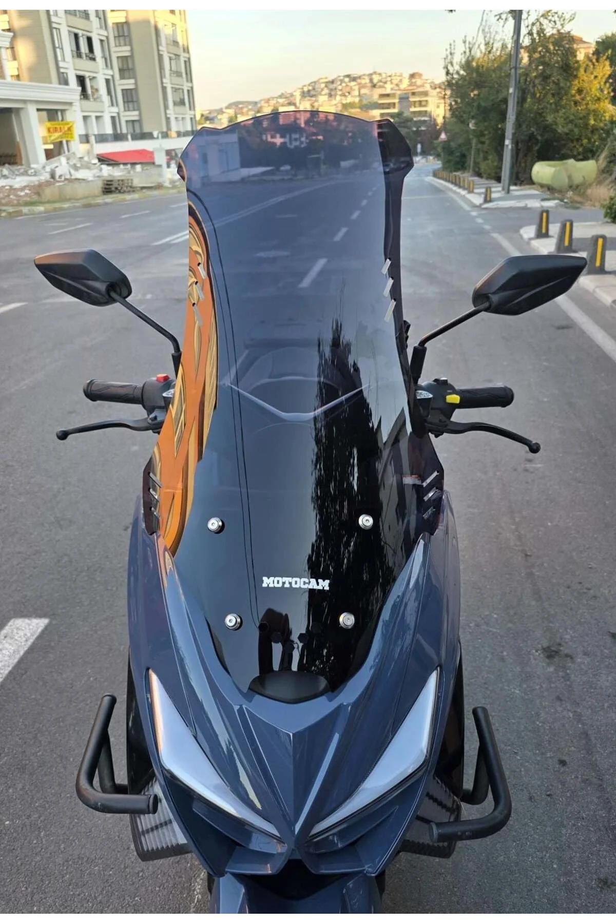 Küba Newcity 125 Ön Cam 2023-2026 Model 75cm Siyah Renkli 4mm UZUN