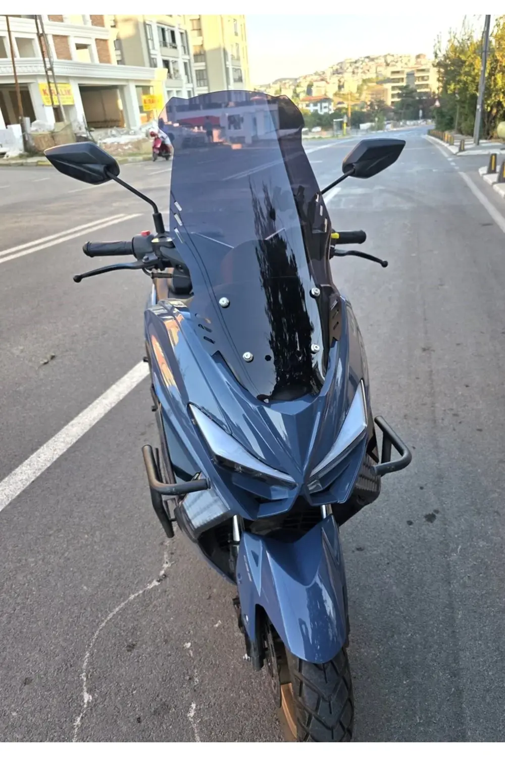 Küba Newcity 125 Ön Cam 2023-2025 Model 65cm Siyah Renkli 4mm ORT