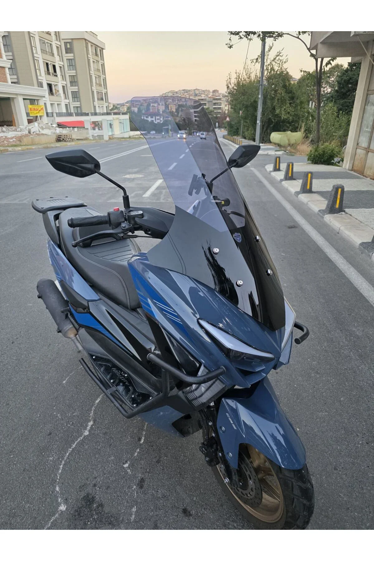 Küba Newcity 50 Ön Cam 2023-2026 Model 78cm Füme Renkli 4mm UZUN