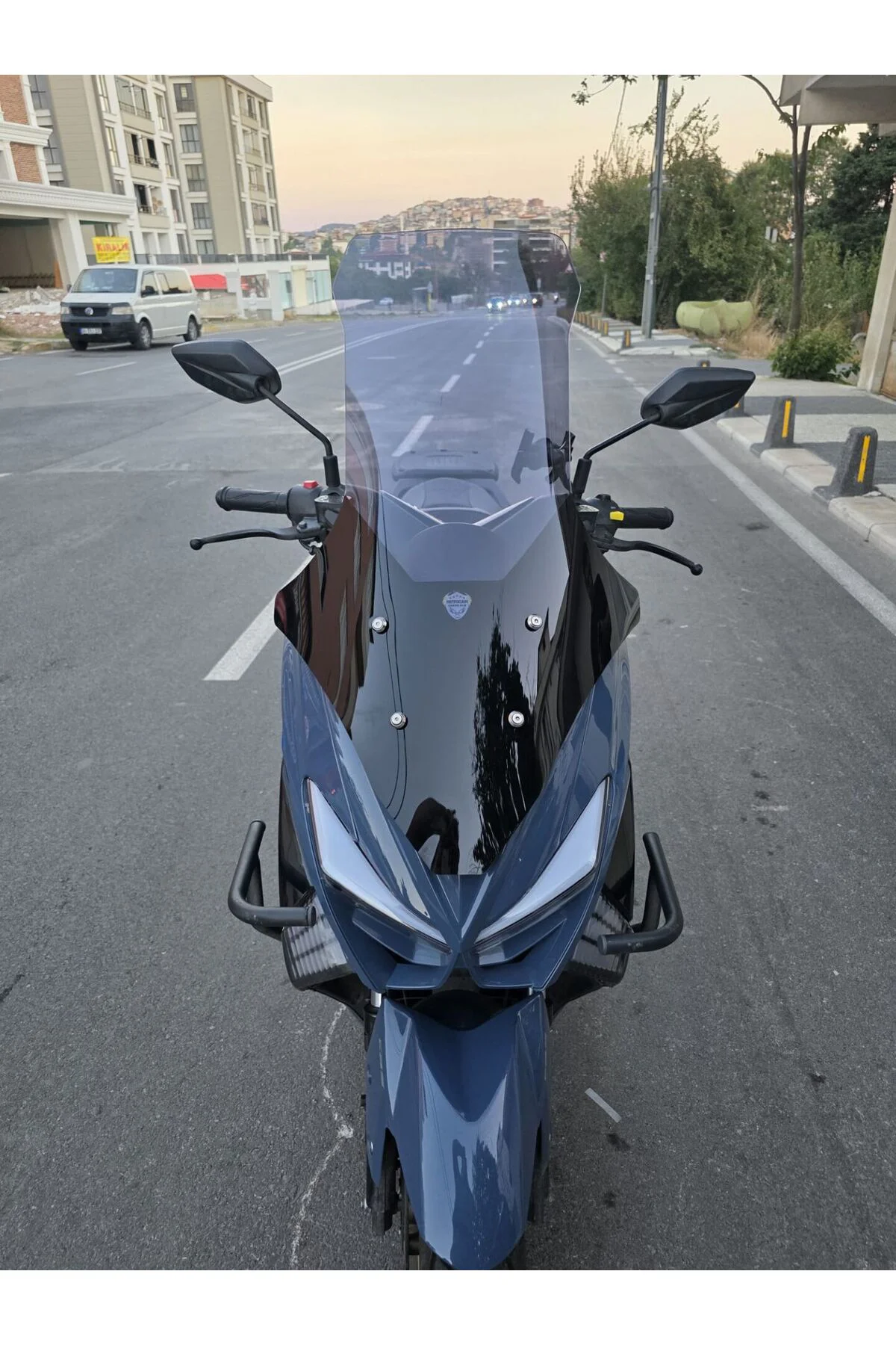 Küba Newcity 50 Ön Cam 2023-2026 Model 78cm Füme Renkli 4mm UZUN