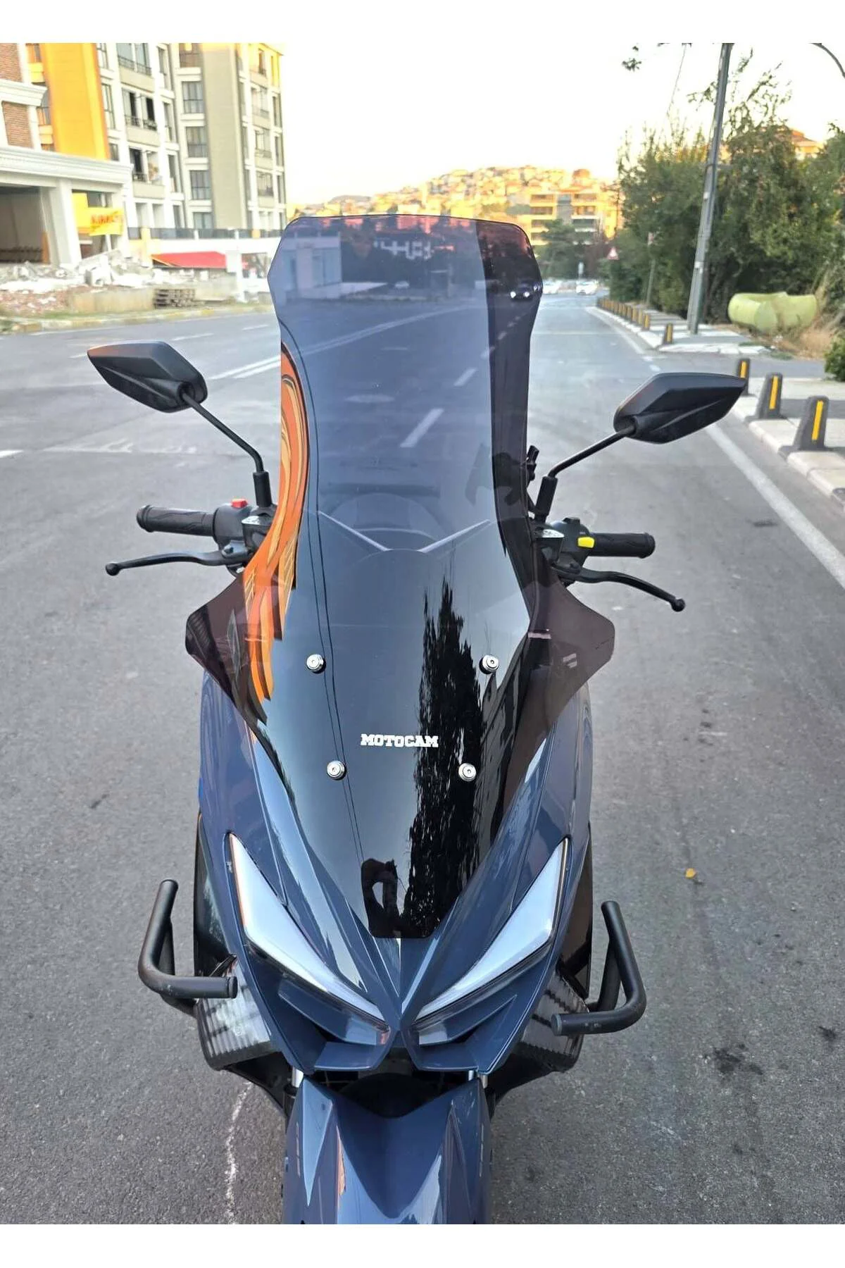 Küba Newcity 50 Ön Cam 2023-2026 Model 78cm Siyah Renkli 4mm UZUN