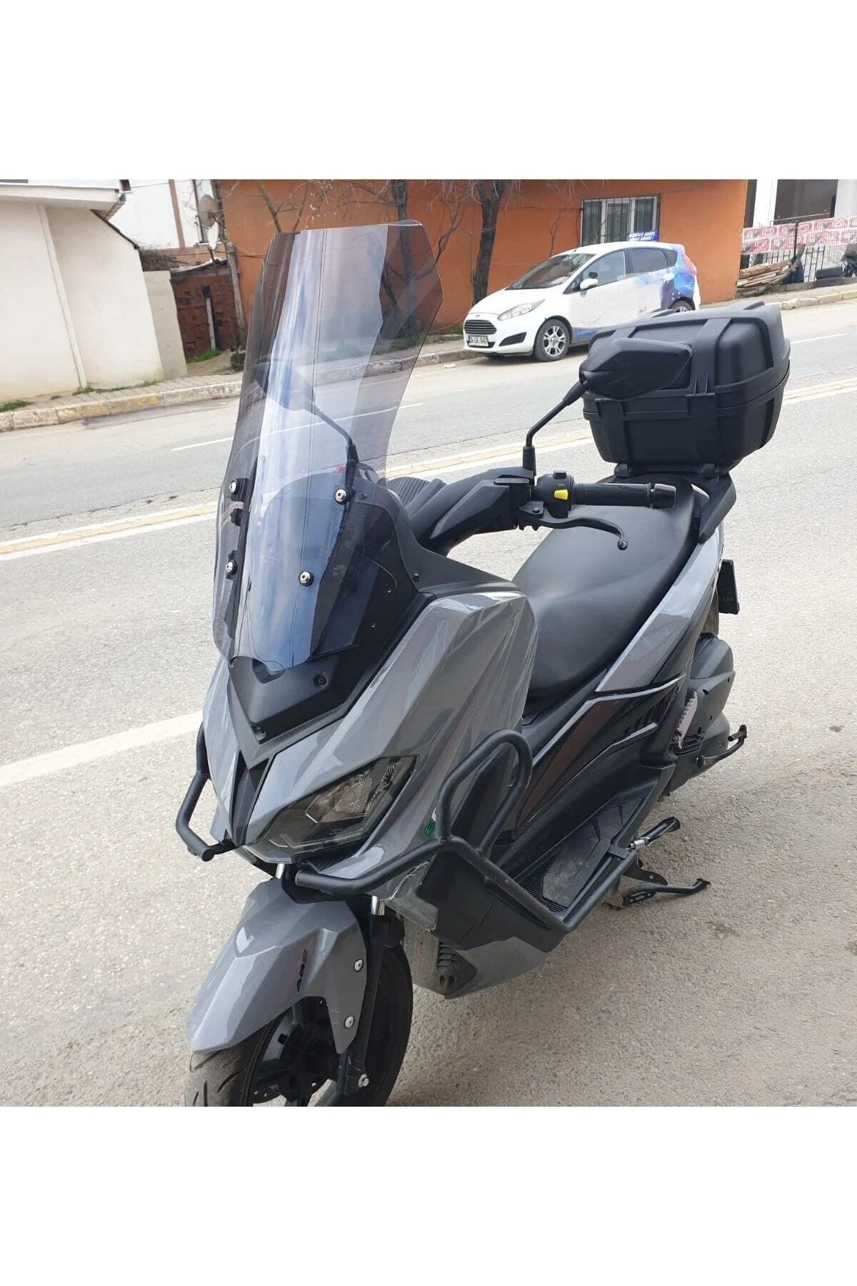Küba Novax 200 Ön Cam 2023-2026 Model 57cm Füme Renkli 4mm