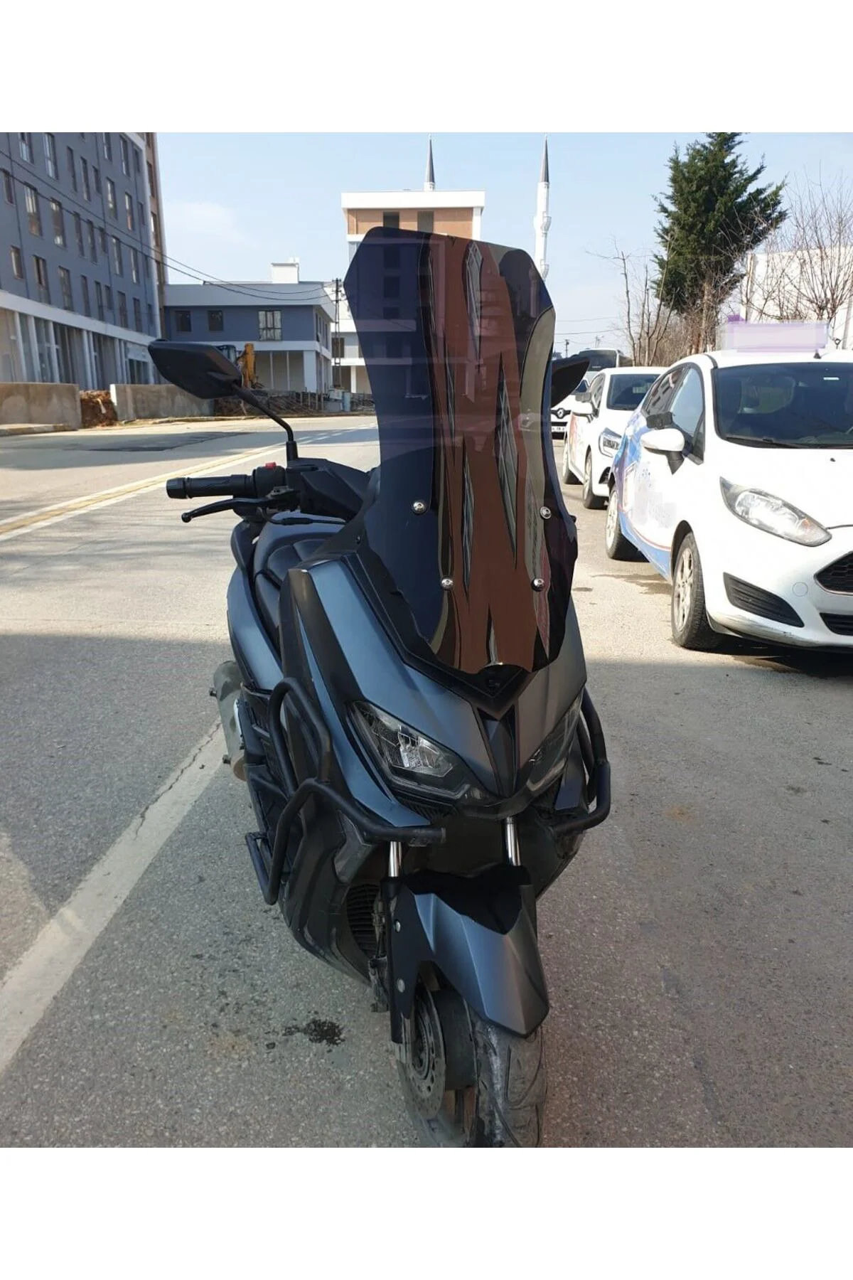 Küba Novax 200 Ön Cam 2023-2026 Model 65cm Siyah Renkli 4mm UZUN