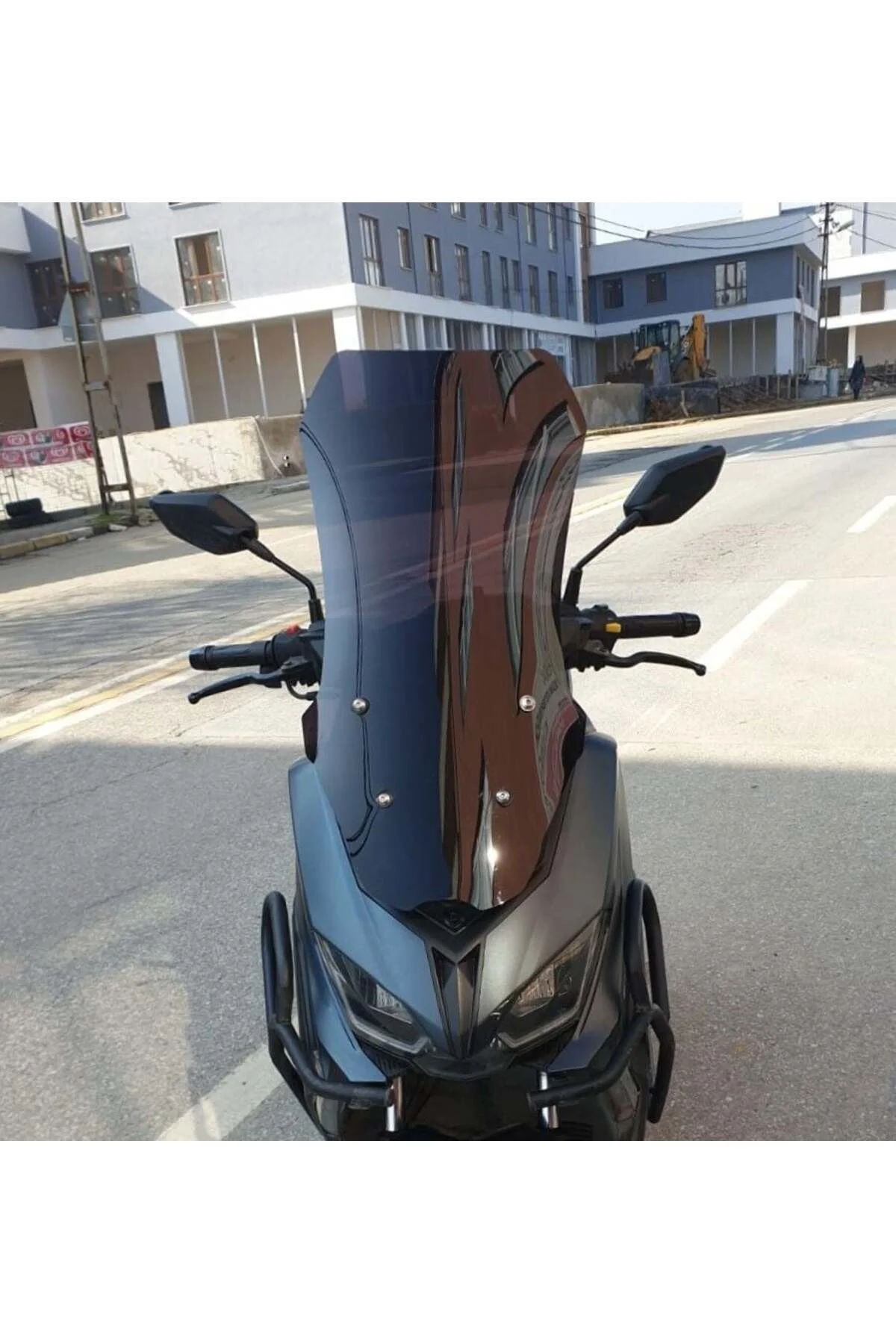 Küba Novax 200 Ön Cam 2023-2026 Model 65cm Siyah Renkli 4mm UZUN