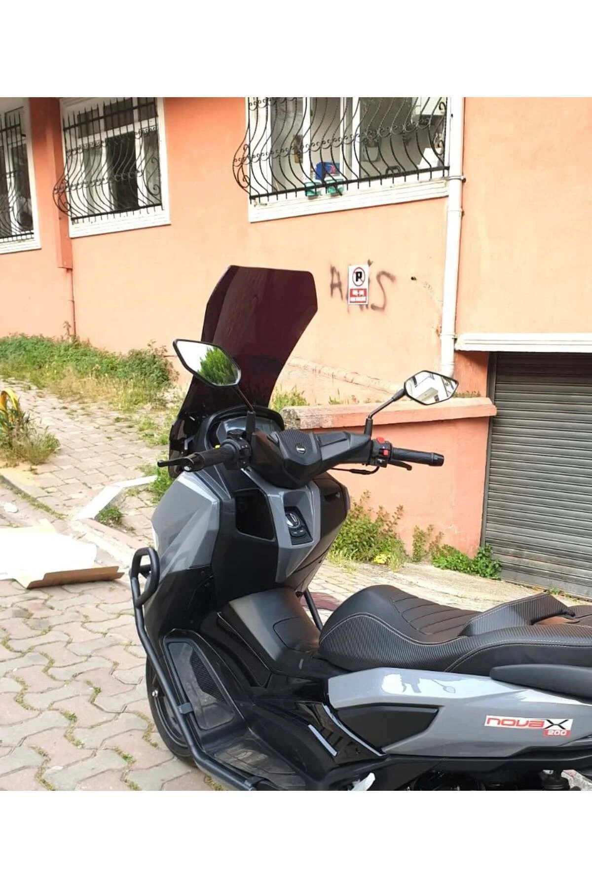 Küba Novax 200 Ön Cam 2023-2026 Model 57cm Siyah Renkli 4mm