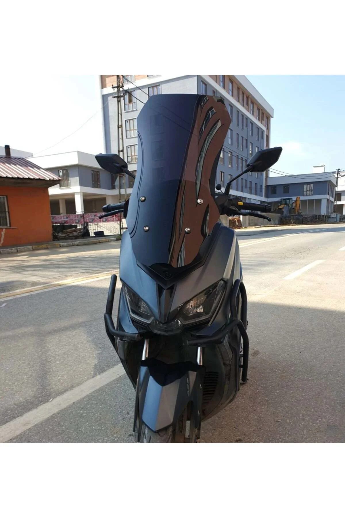 Küba Novax 200 Ön Cam 2023-2026 Model 65cm Siyah Renkli 4mm UZUN