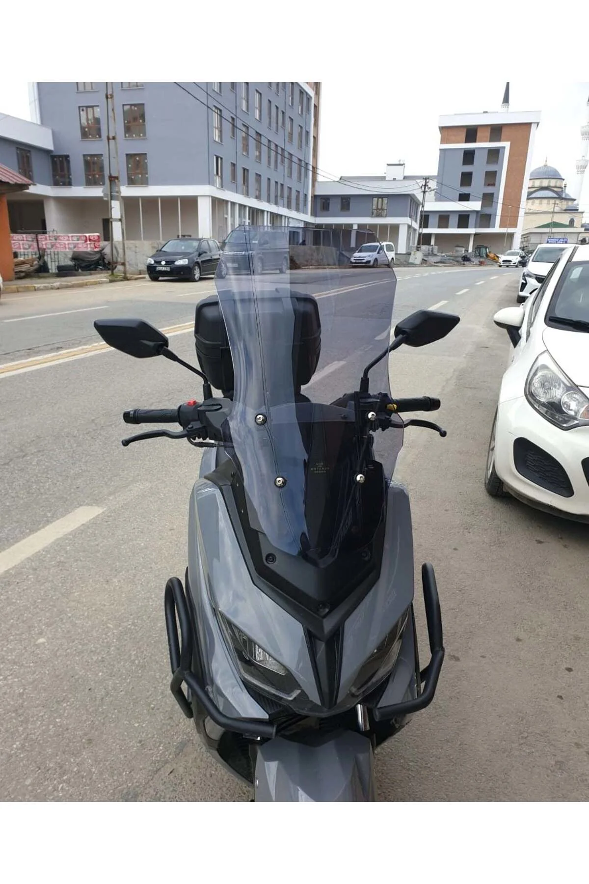 Küba Novax 200 Ön Cam 2023-2026 Model 57cm Füme Renkli 4mm