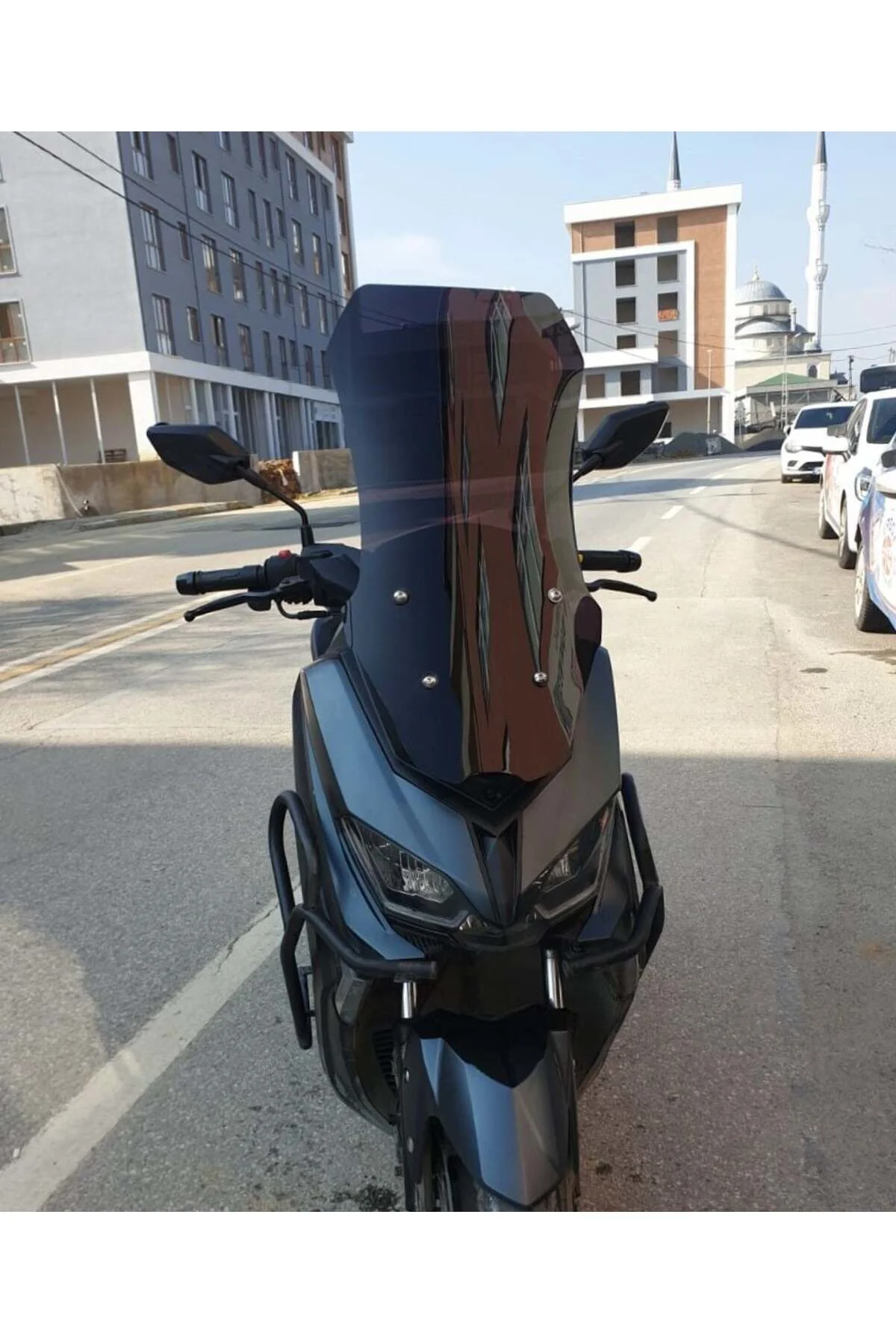 Küba Novax 200 Ön Cam 2023-2026 Model 65cm Siyah Renkli 4mm UZUN