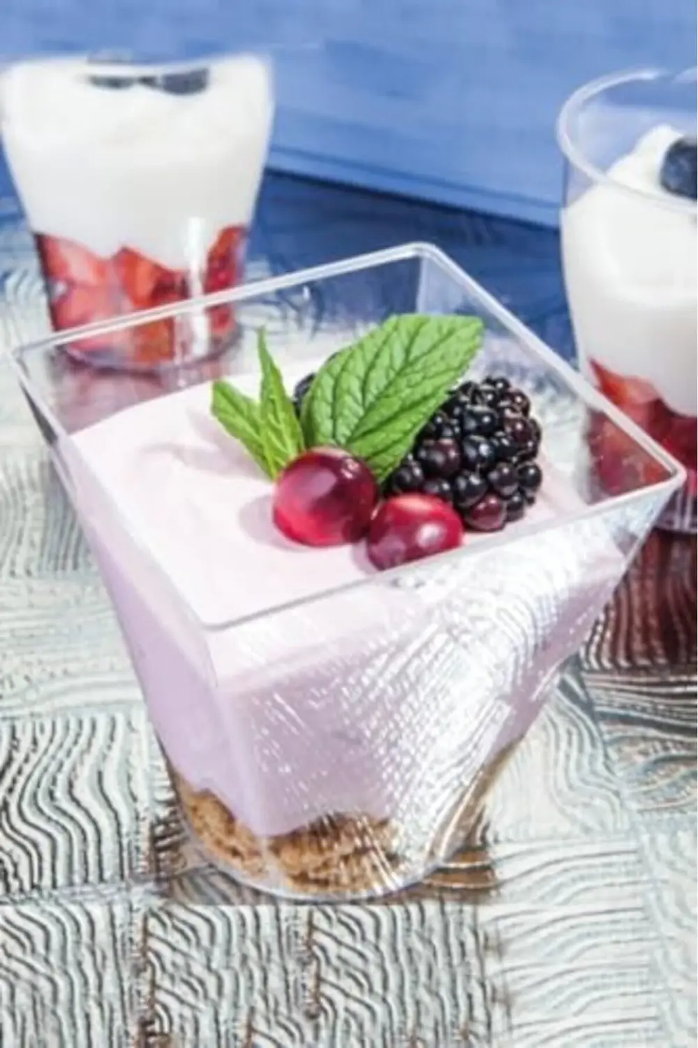 Kübik Prizma Kase Mika Plastik Şeffaf Kapaklı Sunum Kabı 8 lü 120