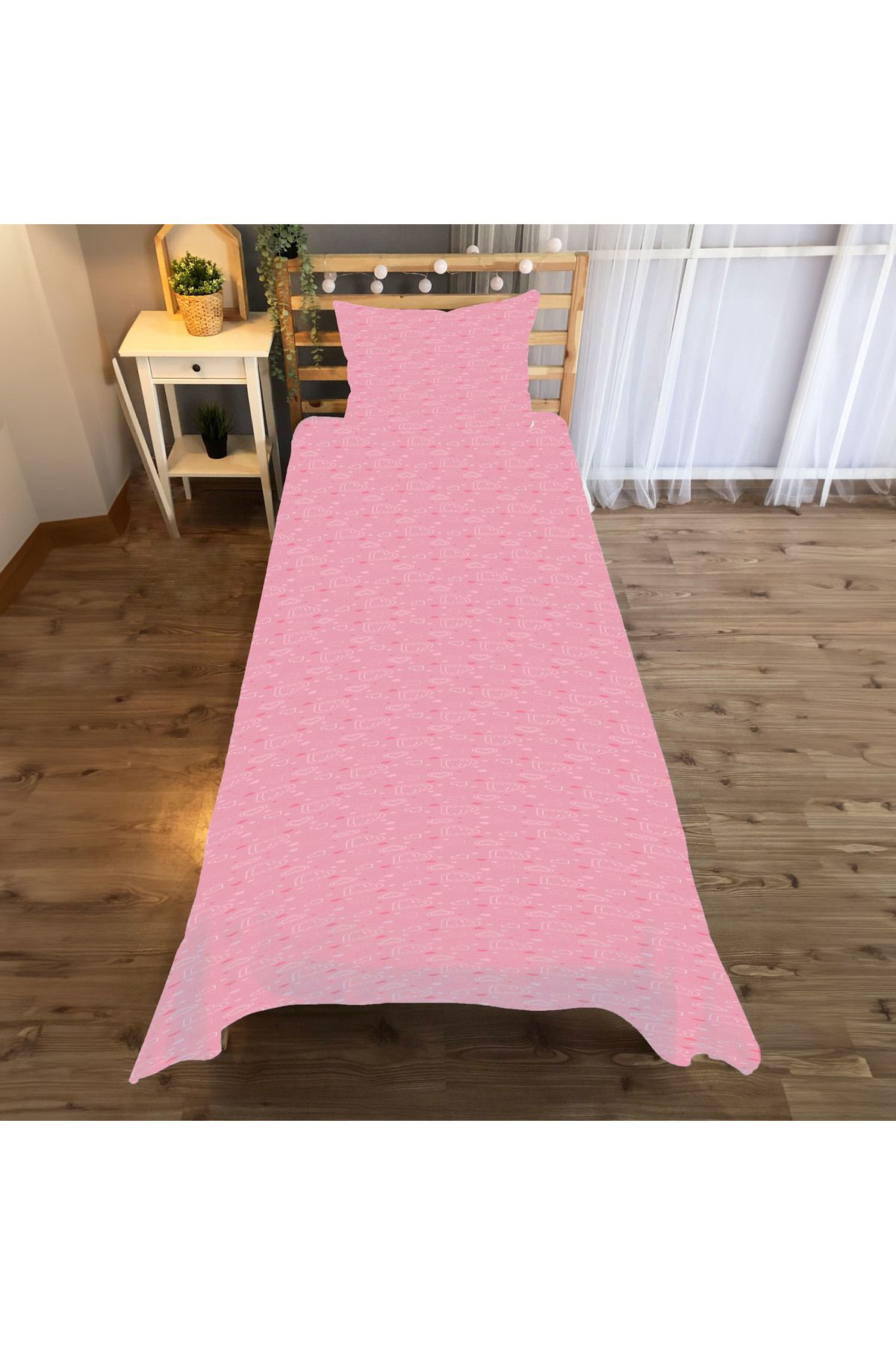 Evan Home Küçük Kalpler Desenli Çocuk Odası Takım Perde (İki Kanat),Yatak Örtüsü,Yastık,Kırlent ,Halı,