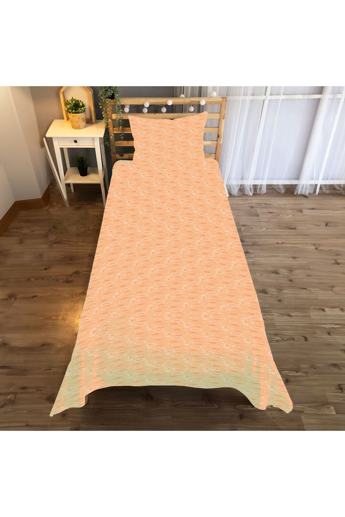 Evan Home Küçük Kalpler Desenli Çocuk Odası Takım Perde (İki Kanat),Yatak Örtüsü,Yastık,Kırlent ,Halı,