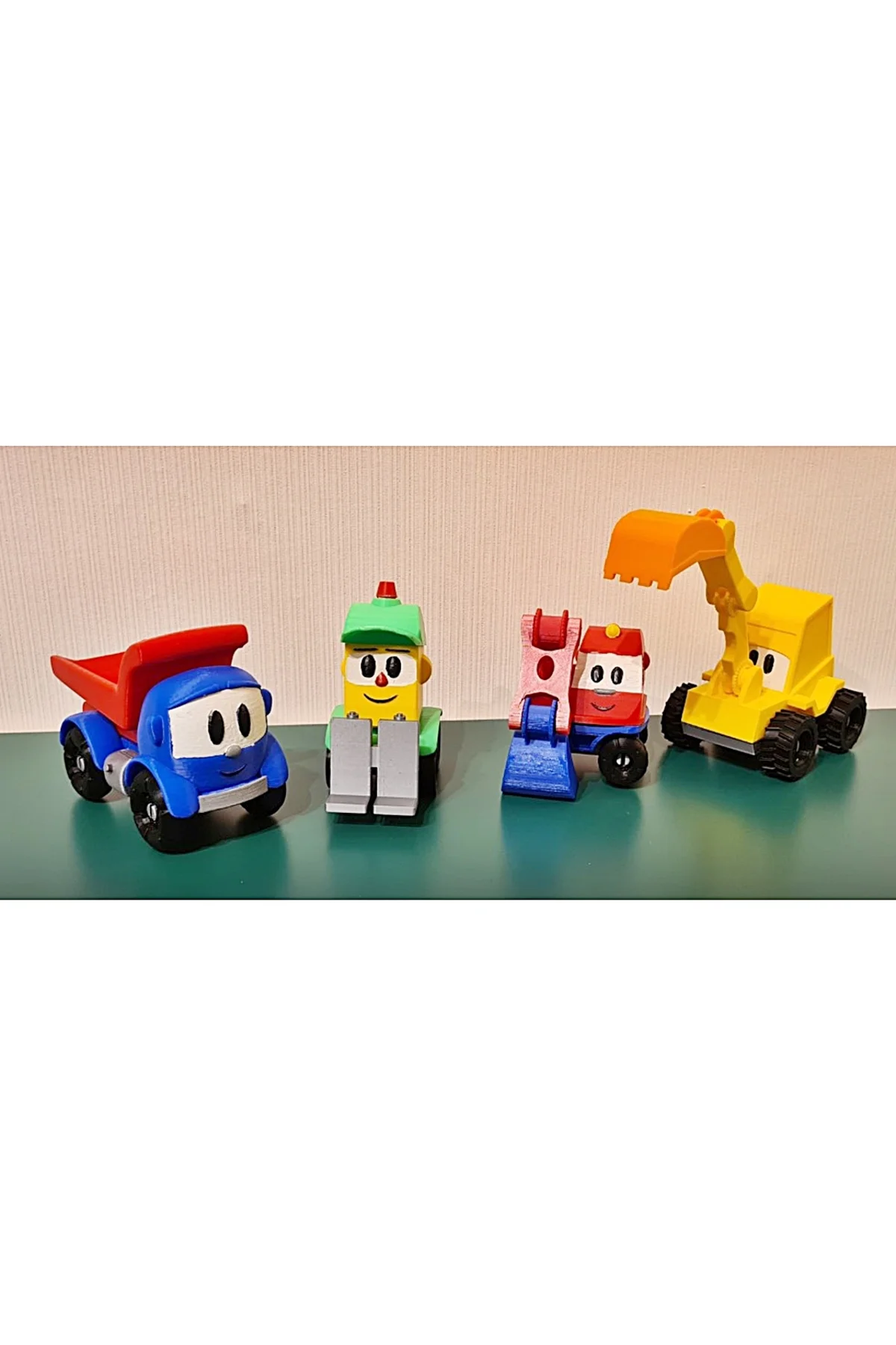 Küçük Kamyon Leo - Leo Lastwagen Leo The Truck 4'lü Oyuncak Seti