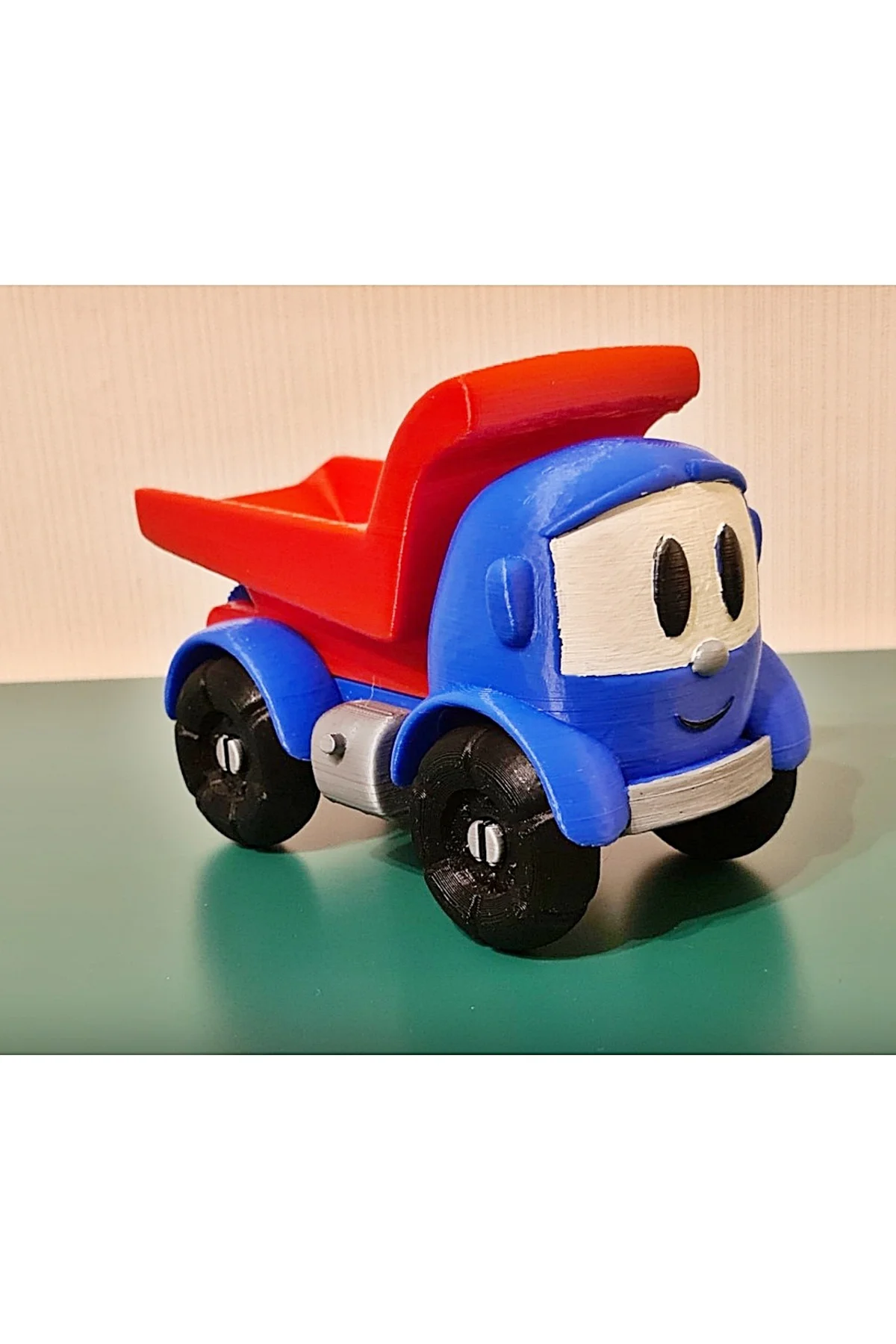 Küçük Kamyon Leo - Leo Lastwagen Leo The Truck (TEKLİ SADECE LEO)