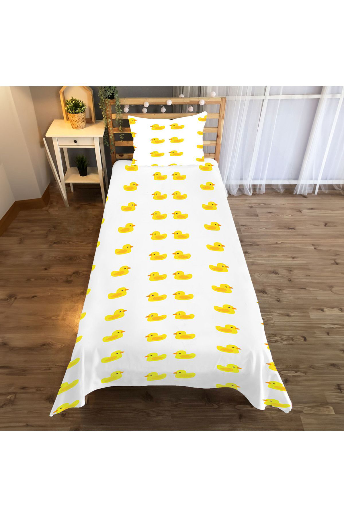 Evan Home Küçük Ördekler Desenli Çocuk Odası Takım Perde (İki Kanat),Yatak Örtüsü,Yastık,Kırlent ,Halı,