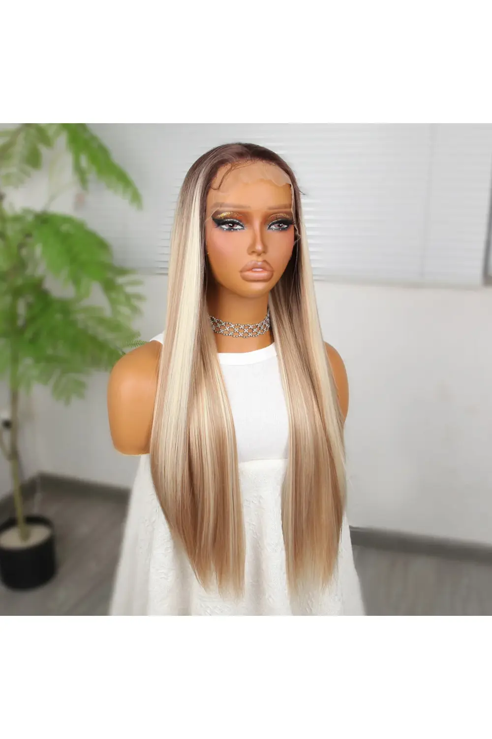 Kumral Beyaz Platin Ombreli ve Röfleli Fiber Sentetik Tül Peruk